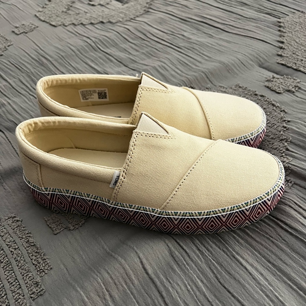 Toms Cream Slip-On Sneakers with Geometric Sole